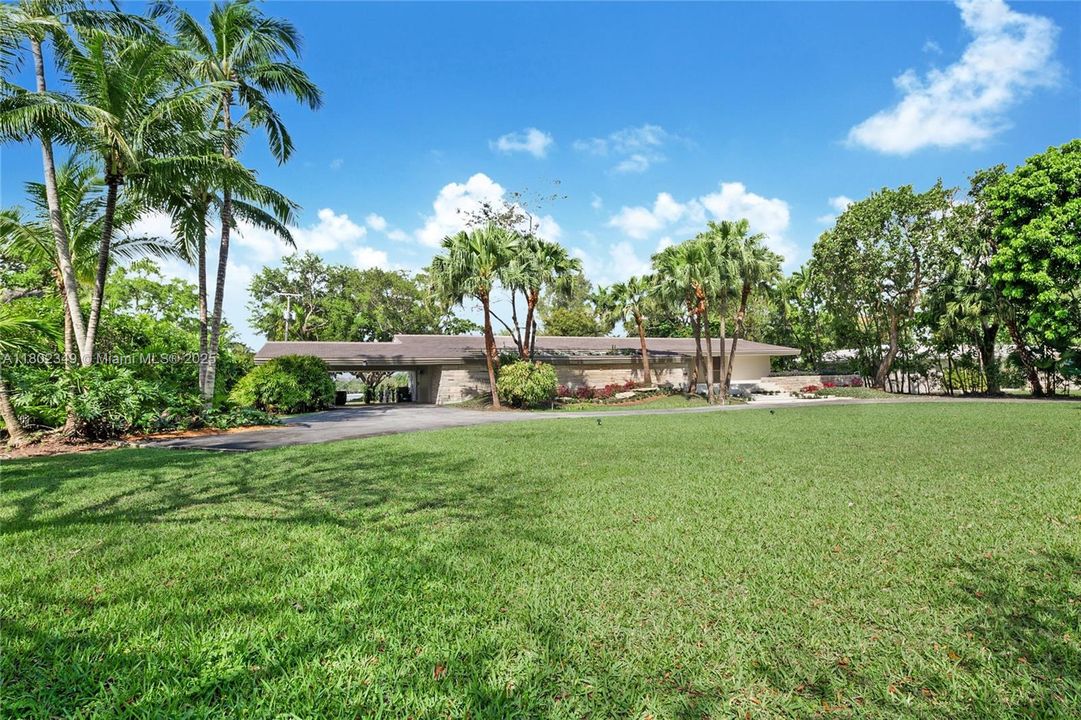 Active With Contract: $9,995,000 (1.04 acres)