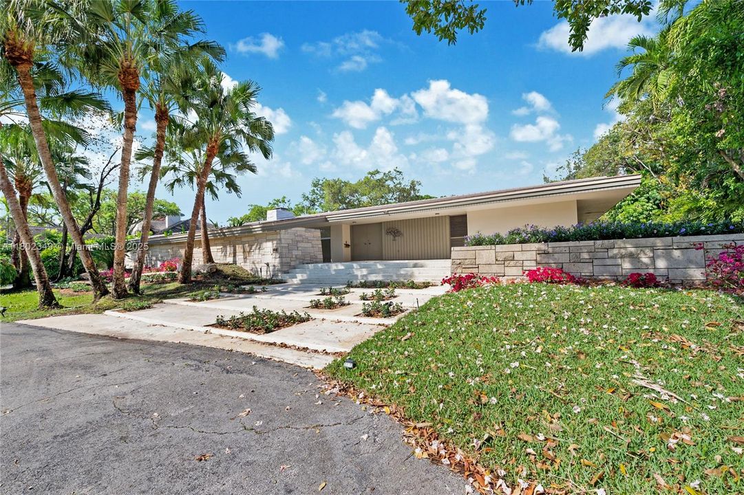 Active With Contract: $9,995,000 (1.04 acres)