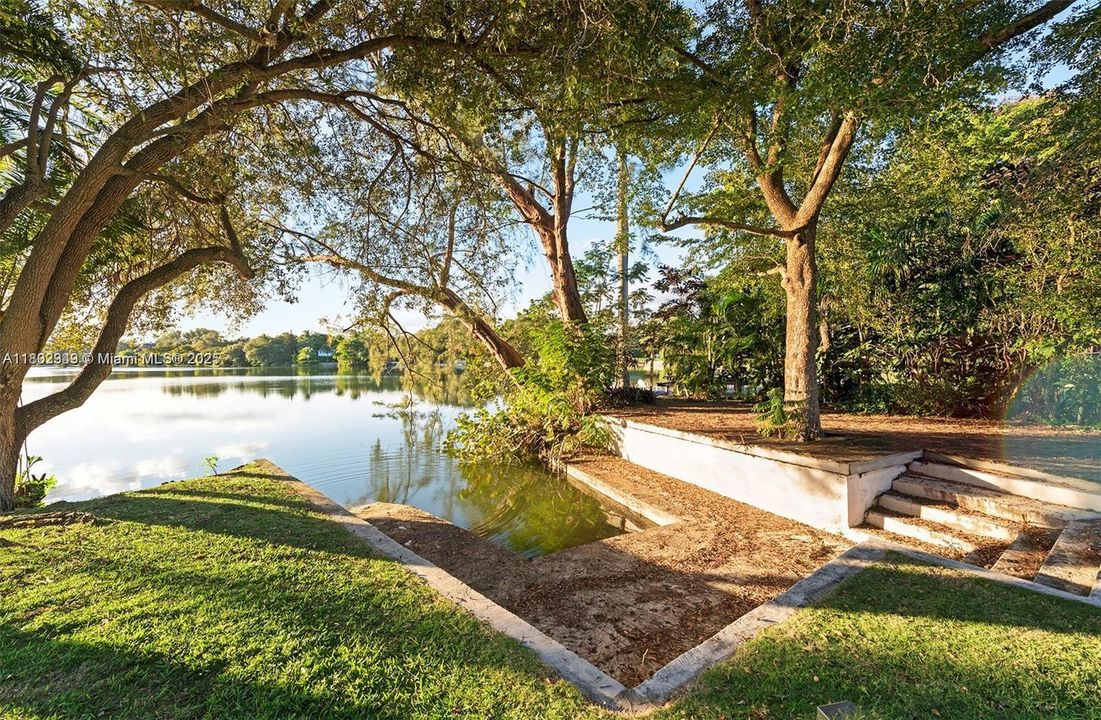 Active With Contract: $9,995,000 (1.04 acres)