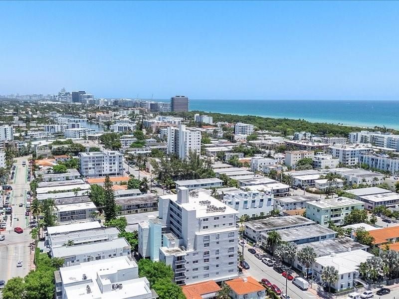 最近售出: $275,000 (1 贝兹, 1 浴室, 805 平方英尺)