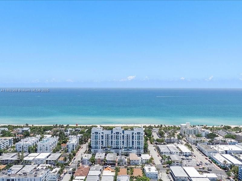 最近售出: $275,000 (1 贝兹, 1 浴室, 805 平方英尺)