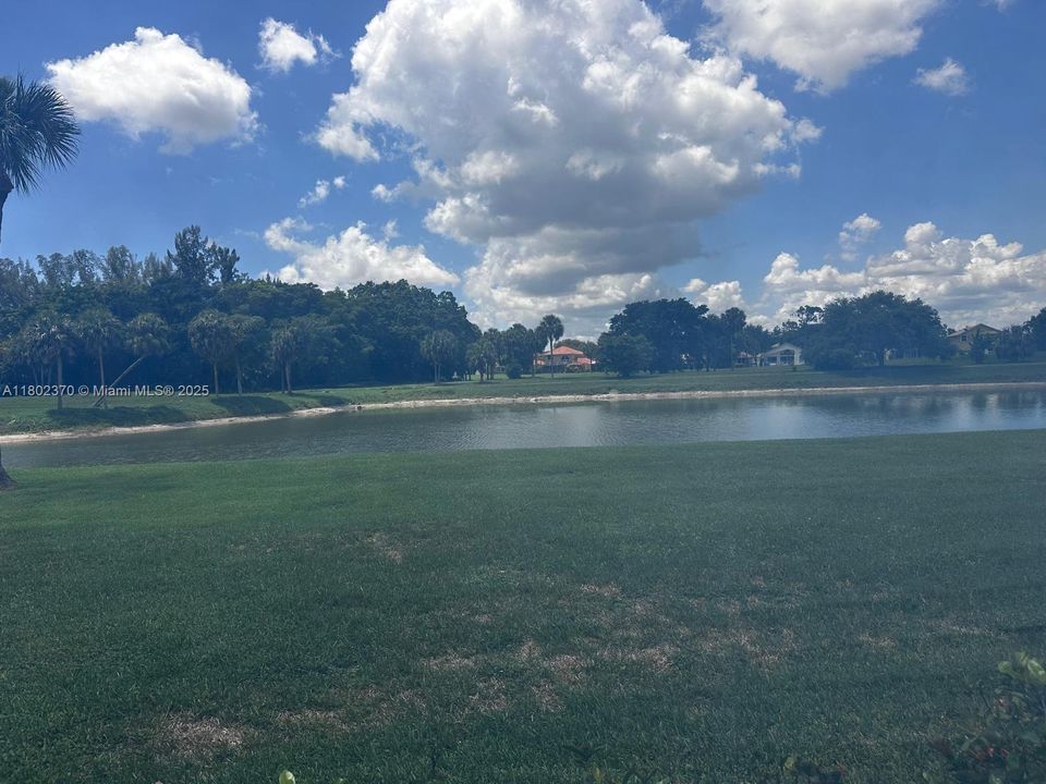 En Venta: $178,000 (1 camas, 1 baños, 712 Pies cuadrados)