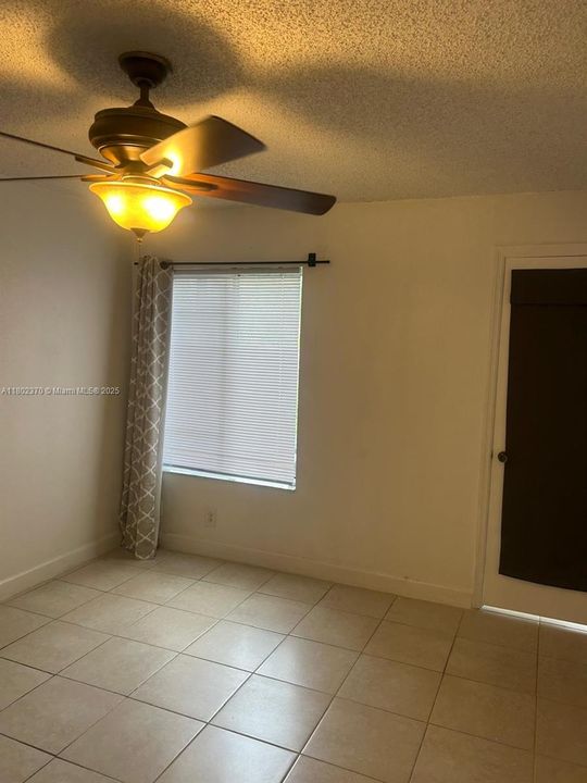 En Venta: $178,000 (1 camas, 1 baños, 712 Pies cuadrados)