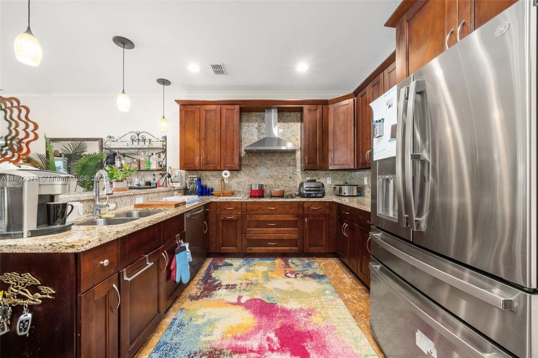 Recently Sold: $399,000 (3 beds, 2 baths, 1562 Square Feet)