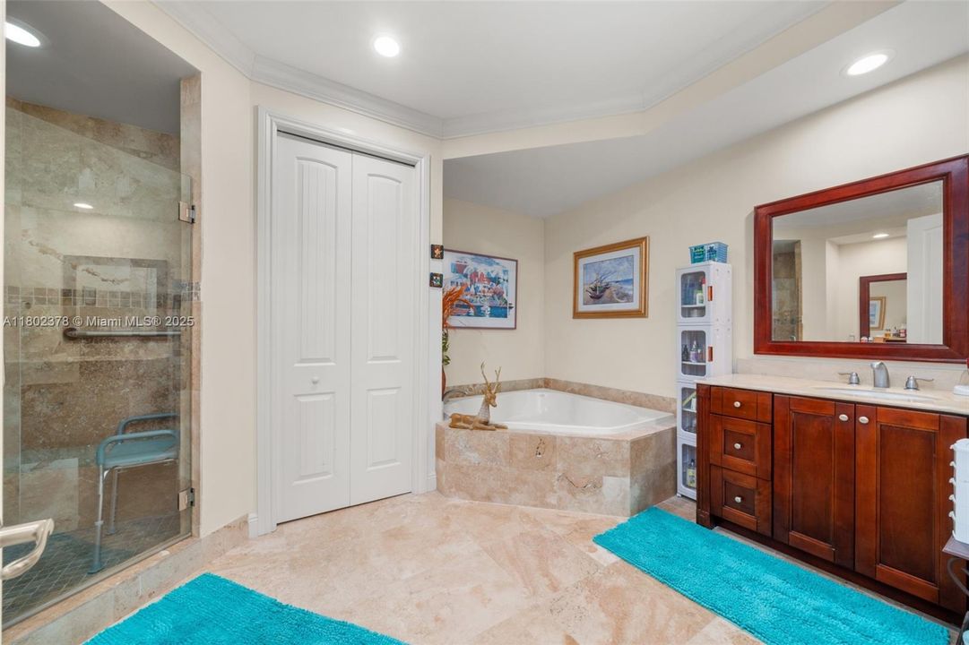 Recently Sold: $399,000 (3 beds, 2 baths, 1562 Square Feet)