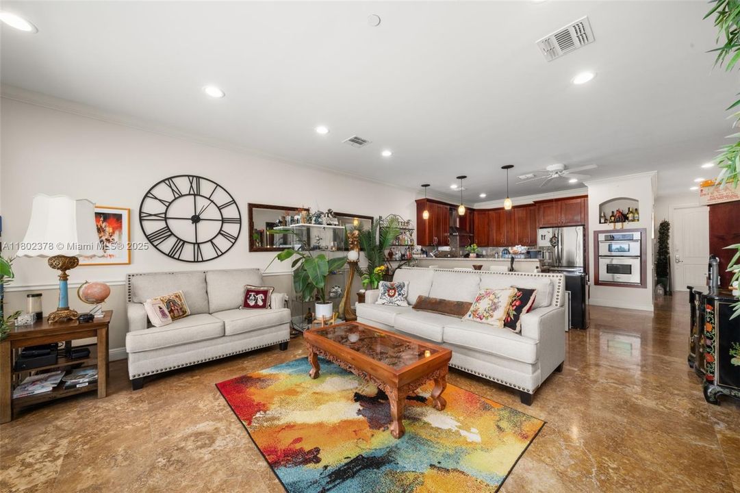 Recently Sold: $399,000 (3 beds, 2 baths, 1562 Square Feet)