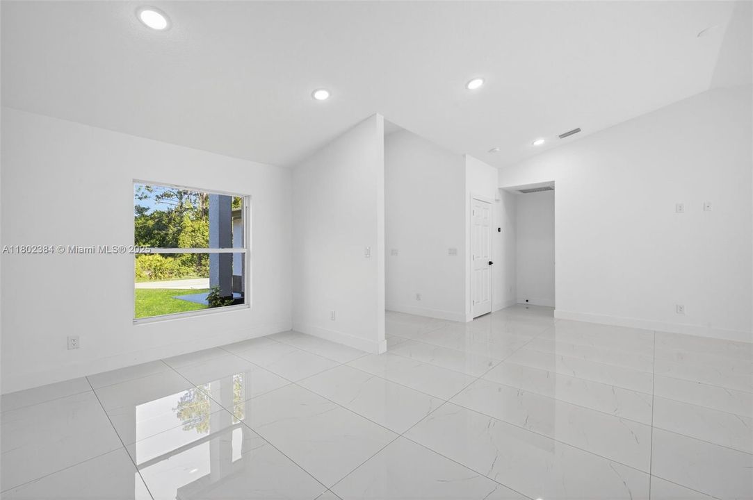 Active With Contract: $350,000 (3 beds, 2 baths, 1620 Square Feet)