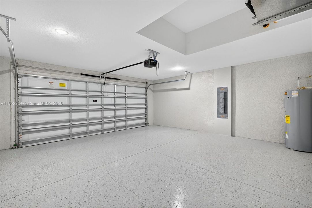 Active With Contract: $350,000 (3 beds, 2 baths, 1620 Square Feet)