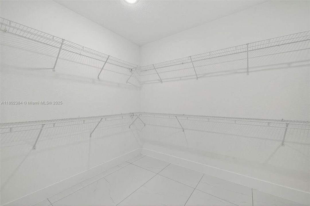 Active With Contract: $350,000 (3 beds, 2 baths, 1620 Square Feet)