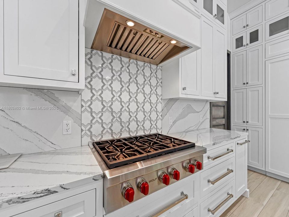 Recently Rented: $18,500 (5 beds, 6 baths, 4928 Square Feet)