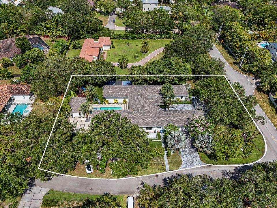 Recently Rented: $18,500 (5 beds, 6 baths, 4928 Square Feet)