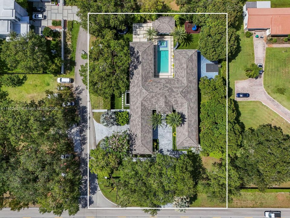 Recently Rented: $18,500 (5 beds, 6 baths, 4928 Square Feet)