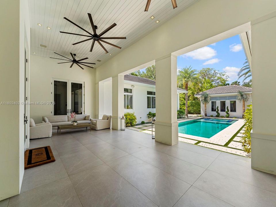 Recently Rented: $18,500 (5 beds, 6 baths, 4928 Square Feet)