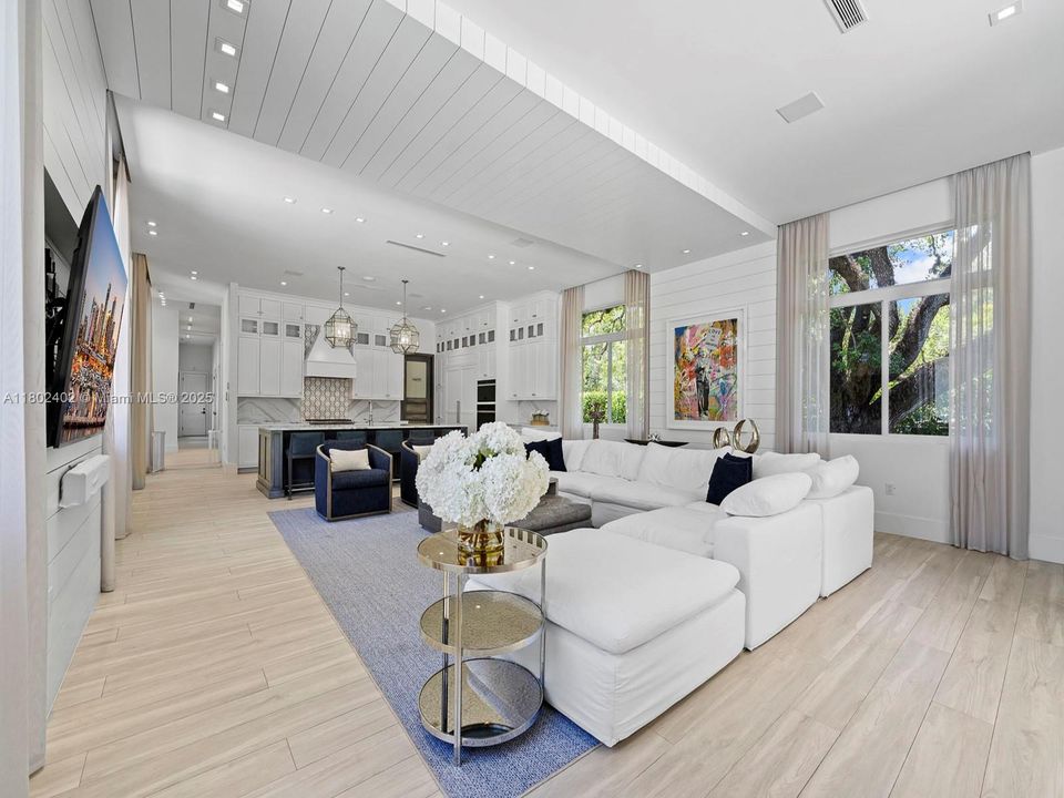 Recently Rented: $18,500 (5 beds, 6 baths, 4928 Square Feet)