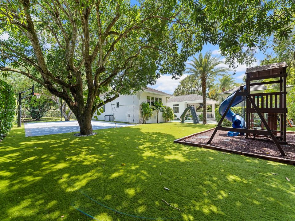 Recently Rented: $18,500 (5 beds, 6 baths, 4928 Square Feet)