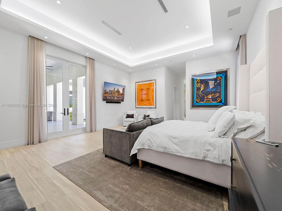 Recently Rented: $18,500 (5 beds, 6 baths, 4928 Square Feet)