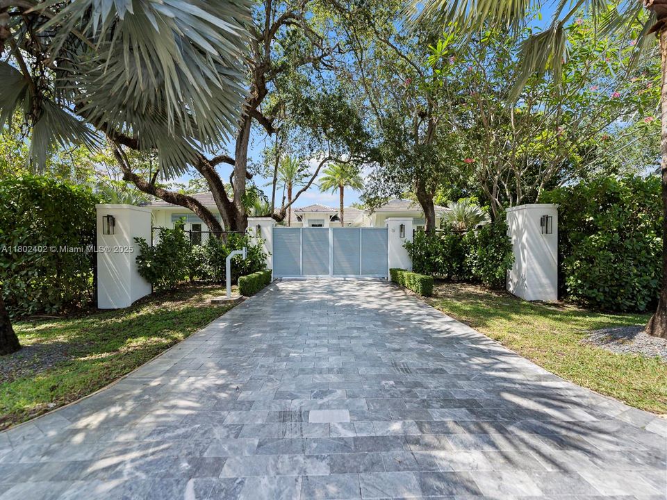 Recently Rented: $18,500 (5 beds, 6 baths, 4928 Square Feet)