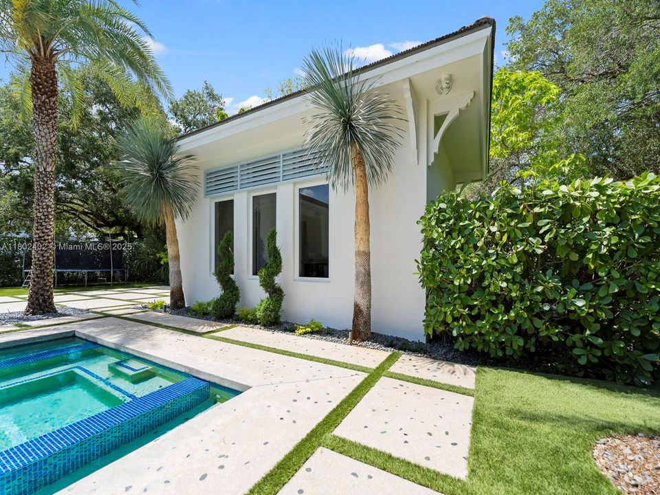 Recently Rented: $18,500 (5 beds, 6 baths, 4928 Square Feet)