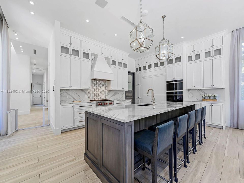 Recently Rented: $18,500 (5 beds, 6 baths, 4928 Square Feet)