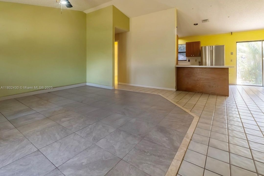 На продажу: $575,000 (3 спален, 2 ванн, 1854 Квадратных фут)