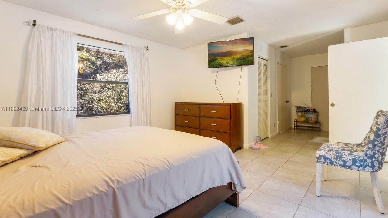 На продажу: $575,000 (3 спален, 2 ванн, 1854 Квадратных фут)