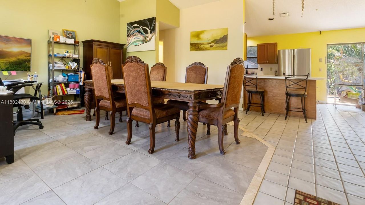 На продажу: $575,000 (3 спален, 2 ванн, 1854 Квадратных фут)