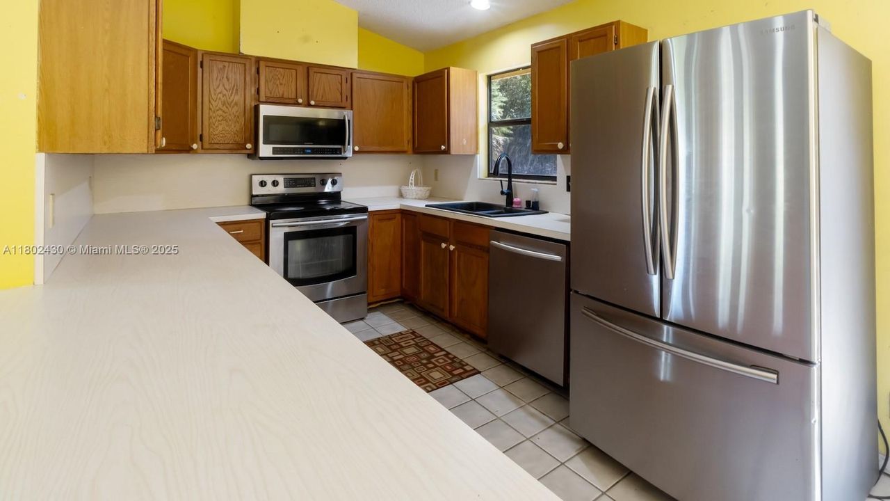 На продажу: $575,000 (3 спален, 2 ванн, 1854 Квадратных фут)