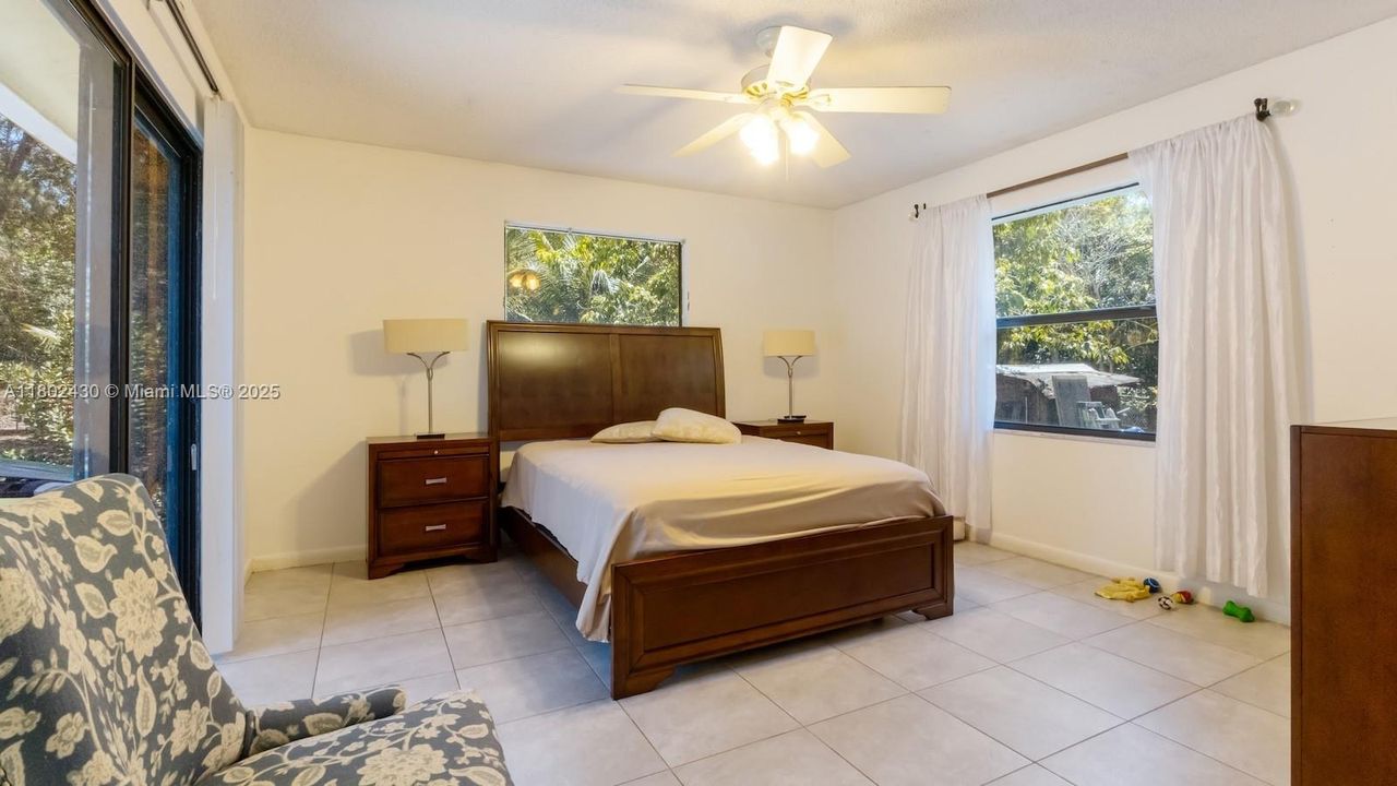 На продажу: $575,000 (3 спален, 2 ванн, 1854 Квадратных фут)