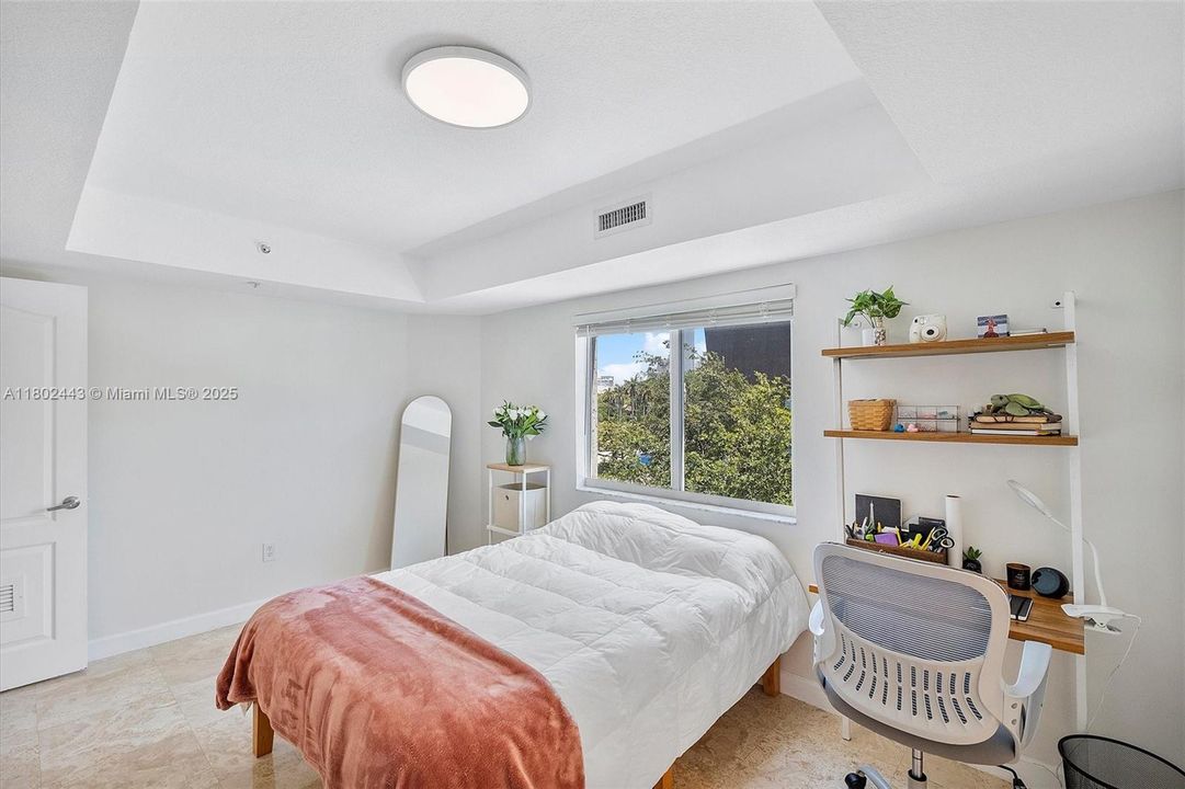 Recently Sold: $349,000 (1 beds, 1 baths, 779 Square Feet)