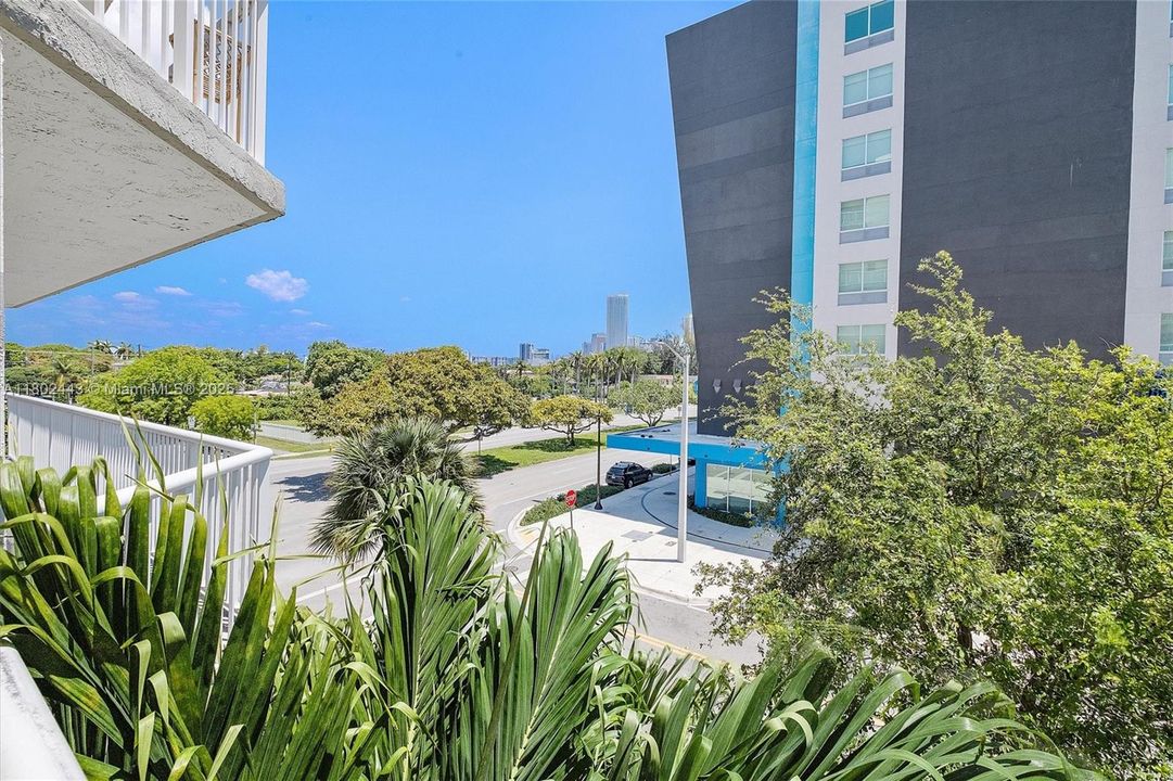 Recently Sold: $349,000 (1 beds, 1 baths, 779 Square Feet)