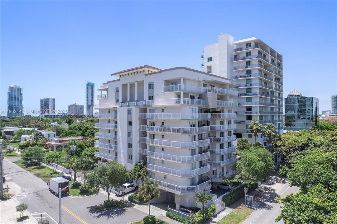 Recently Sold: $349,000 (1 beds, 1 baths, 779 Square Feet)