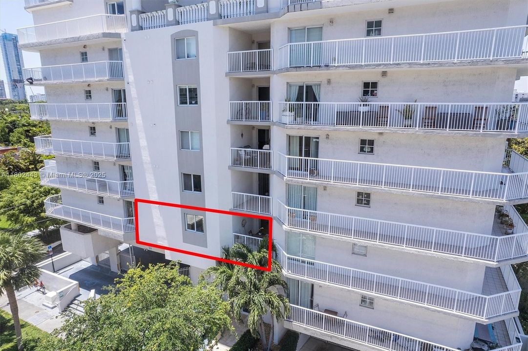 Recently Sold: $349,000 (1 beds, 1 baths, 779 Square Feet)