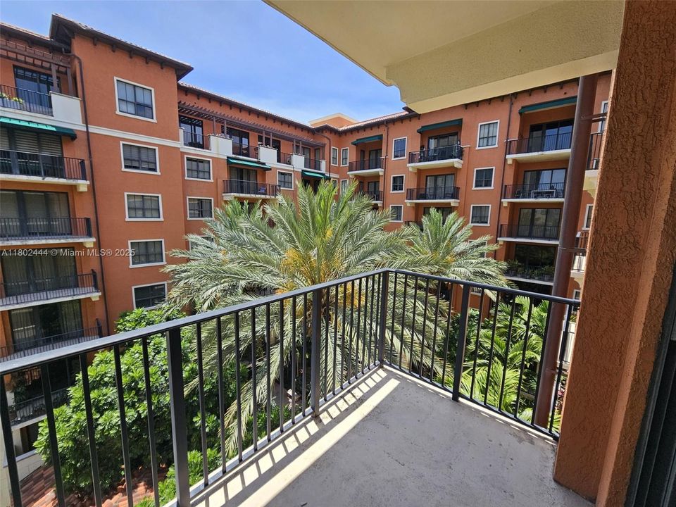 Vendido Recientemente: $850,000 (2 camas, 2 baños, 1353 Pies cuadrados)