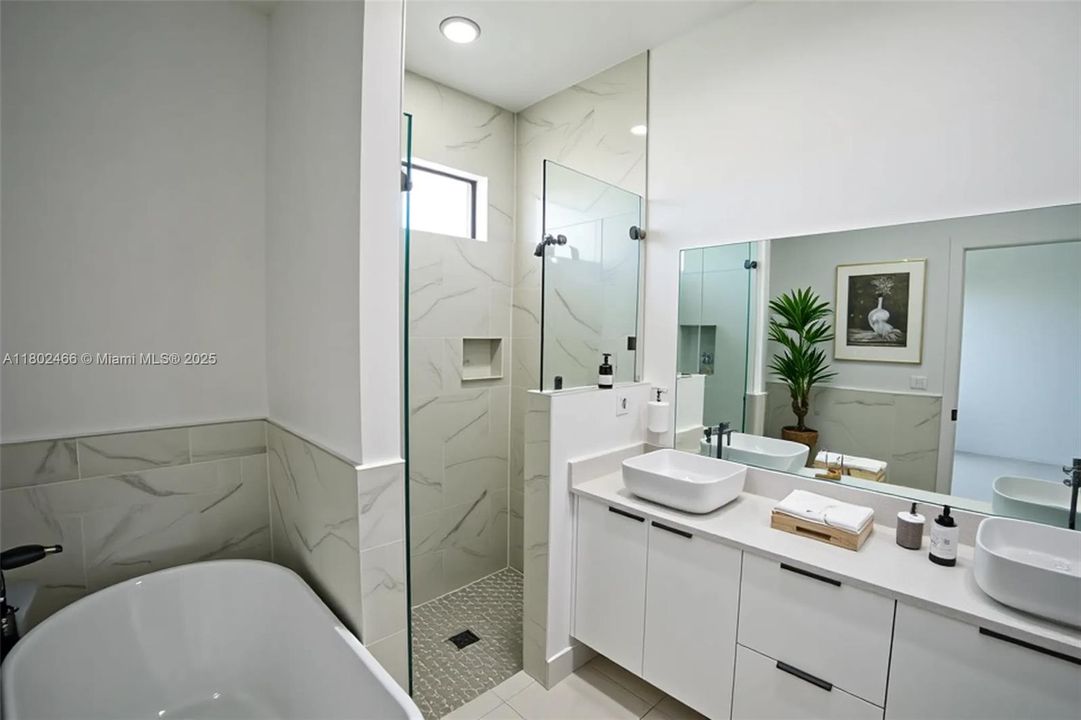 待售: $349,900 (4 贝兹, 3 浴室, 1616 平方英尺)