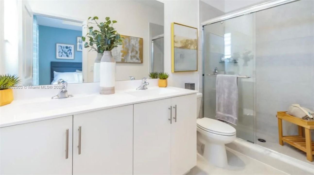 For Sale: $549,000 (3 beds, 3 baths, 1328 Square Feet)