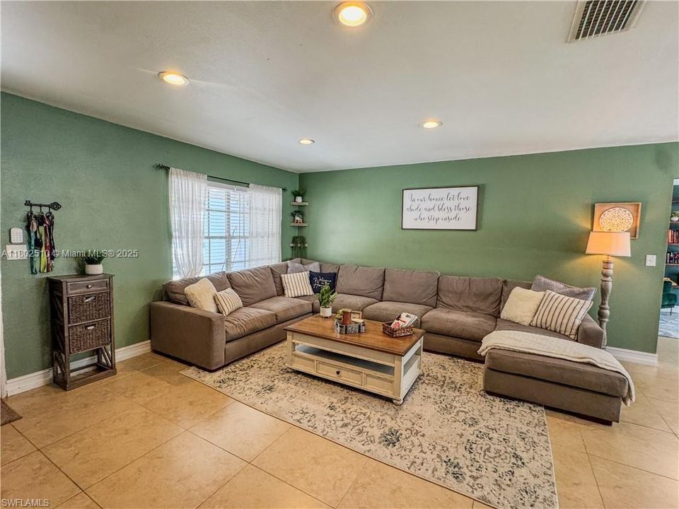 4002 CASCADE LNLABELLE, FL 33935