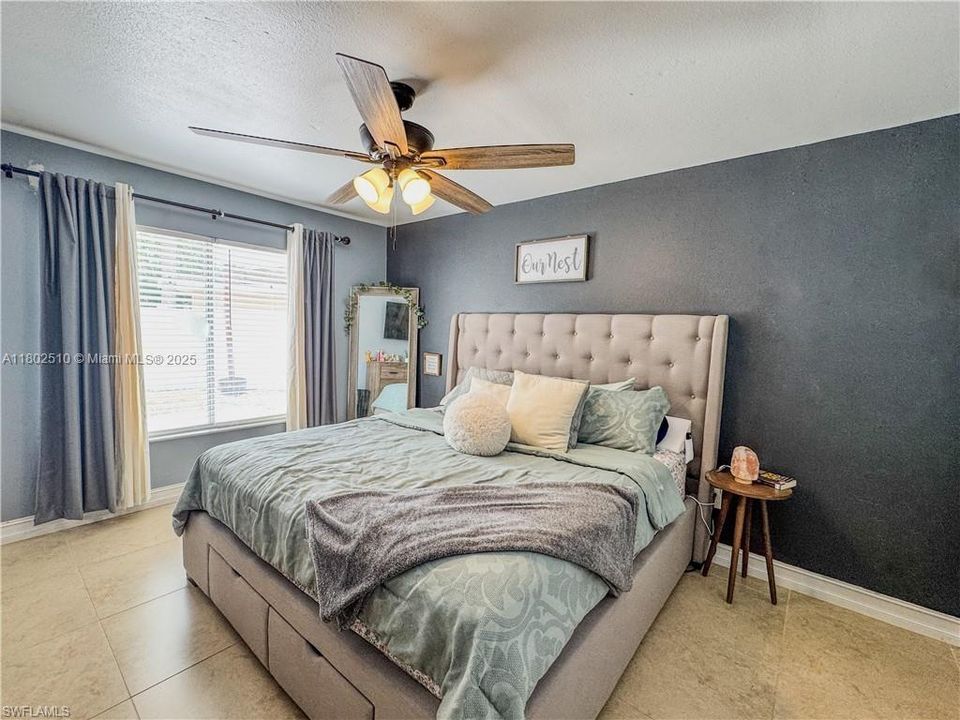 4002 CASCADE LNLABELLE, FL 33935