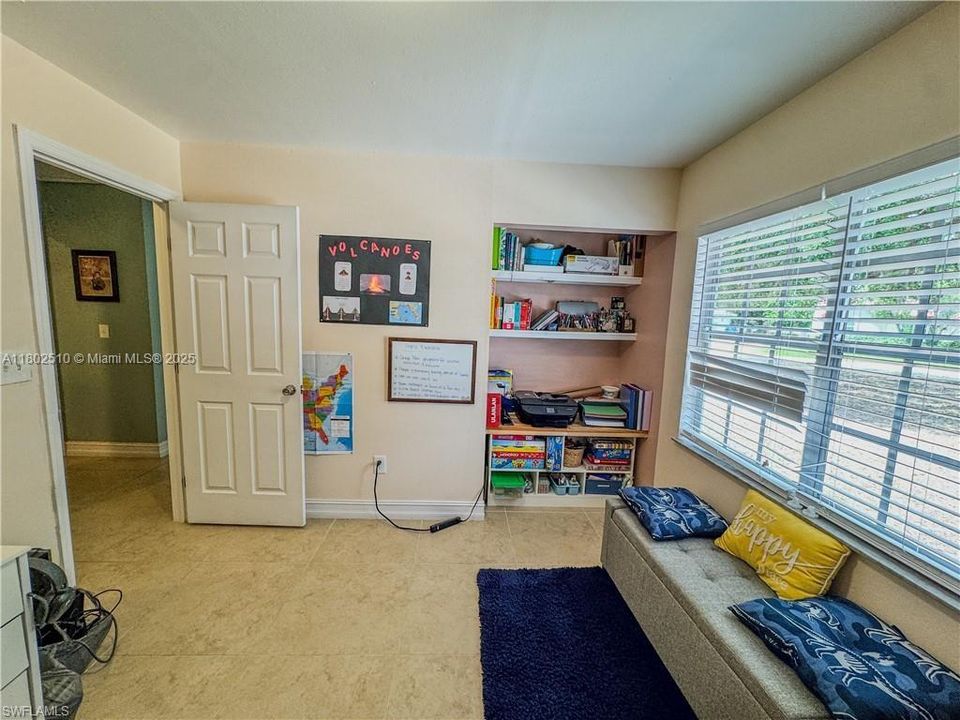 4002 CASCADE LNLABELLE, FL 33935