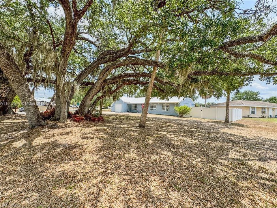 4002 CASCADE LNLABELLE, FL 33935