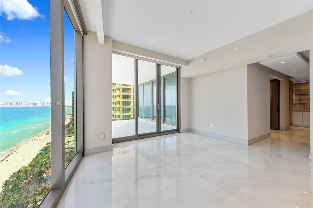 For Rent: $57,500 (5 beds, 7 baths, 3803 Square Feet)