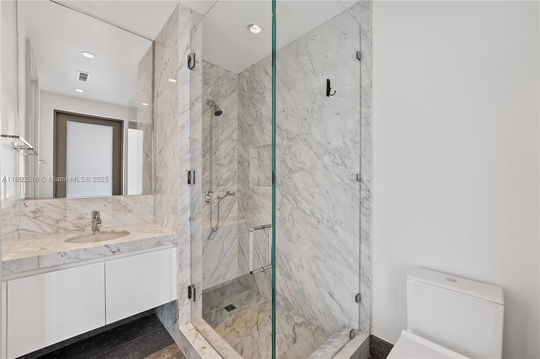 For Rent: $57,500 (5 beds, 7 baths, 3803 Square Feet)