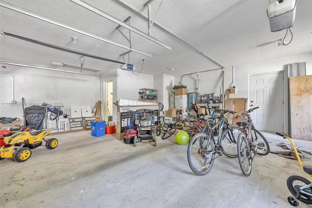 Недавно продано: $2,950,000 (5 спален, 3 ванн, 3607 Квадратных фут)