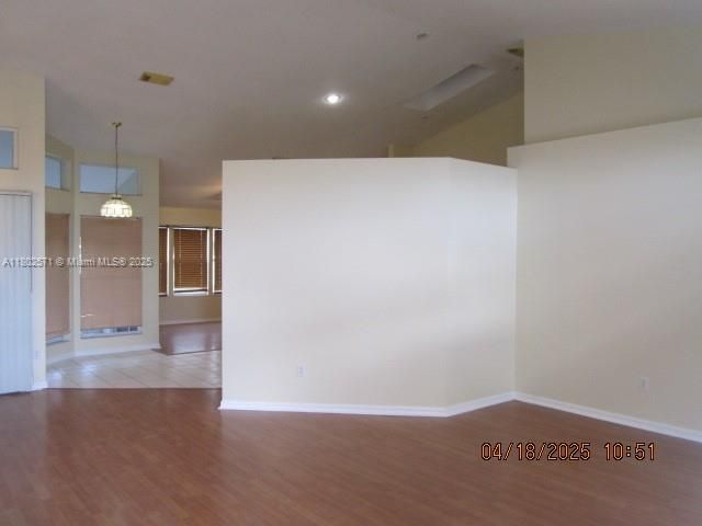 Recently Rented: $2,500 (3 beds, 2 baths, 1544 Square Feet)