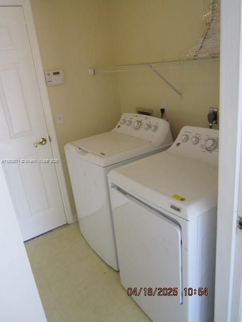 Recently Rented: $2,500 (3 beds, 2 baths, 1544 Square Feet)