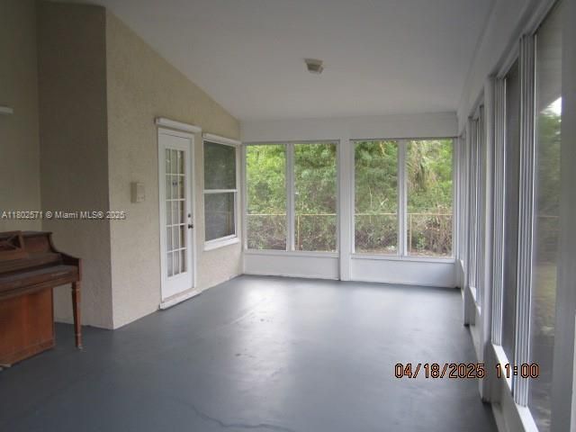 Recently Rented: $2,500 (3 beds, 2 baths, 1544 Square Feet)