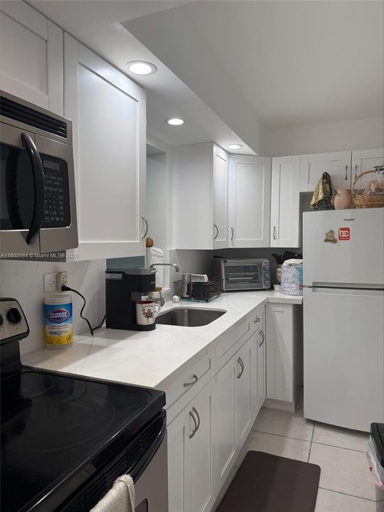 Recently Sold: $220,000 (1 beds, 1 baths, 634 Square Feet)