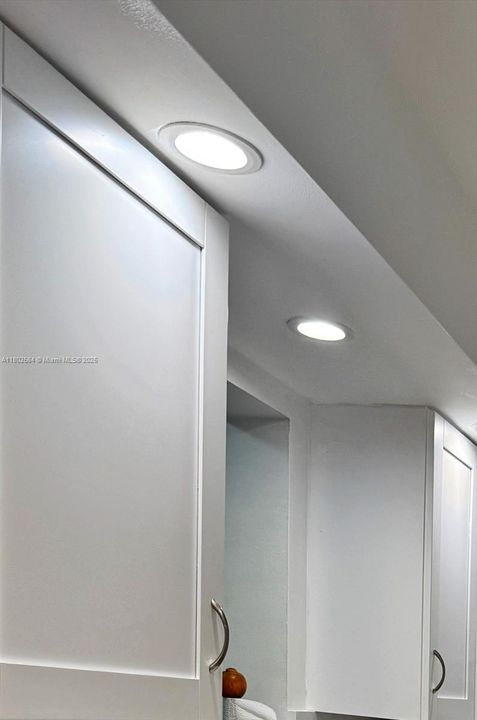 Recently Sold: $220,000 (1 beds, 1 baths, 634 Square Feet)