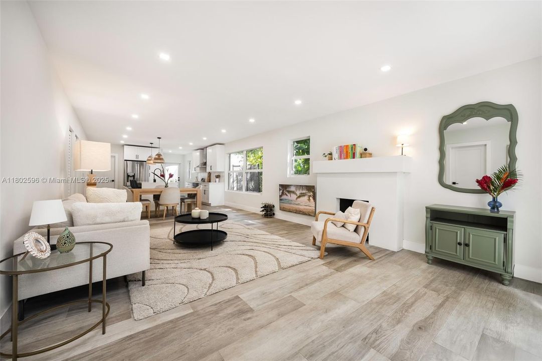 Vendido Recientemente: $2,650,000 (4 camas, 3 baños, 2072 Pies cuadrados)