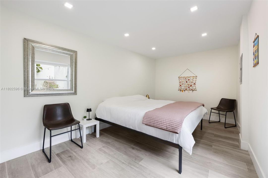 Vendido Recientemente: $2,650,000 (4 camas, 3 baños, 2072 Pies cuadrados)