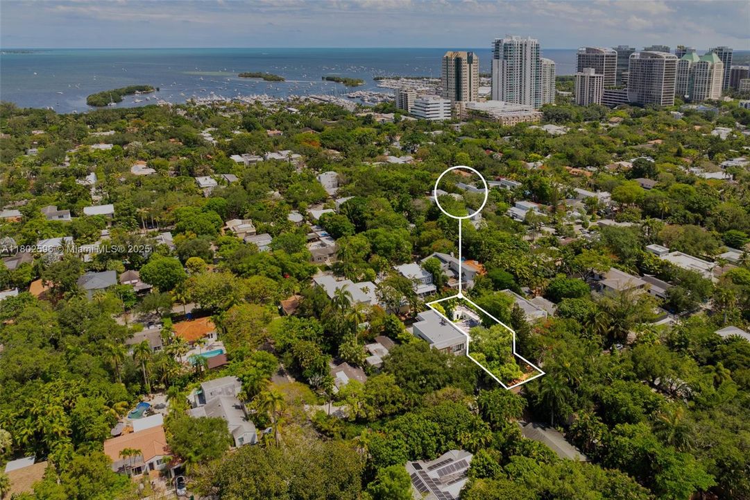 Vendido Recientemente: $2,650,000 (4 camas, 3 baños, 2072 Pies cuadrados)